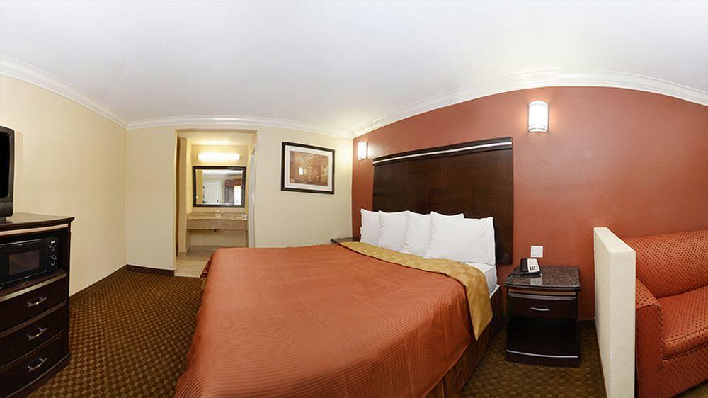 Rodeway Inn & Suites Corona Eksteriør billede