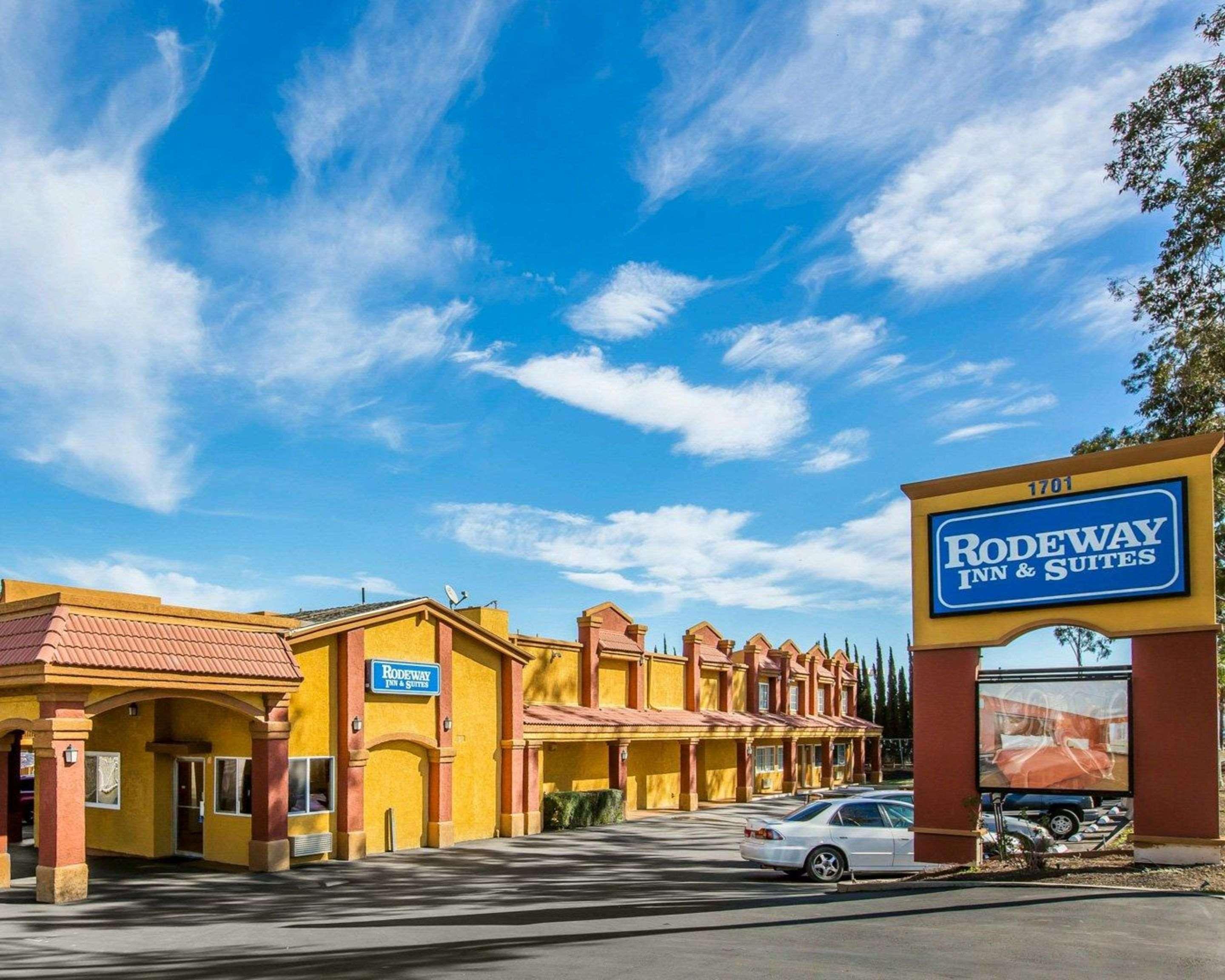 Rodeway Inn & Suites Corona Eksteriør billede