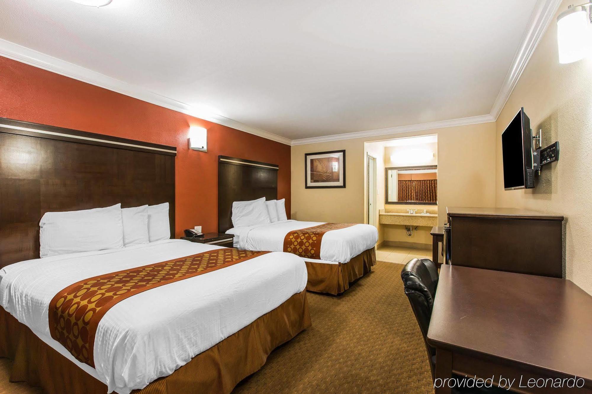 Rodeway Inn & Suites Corona Eksteriør billede
