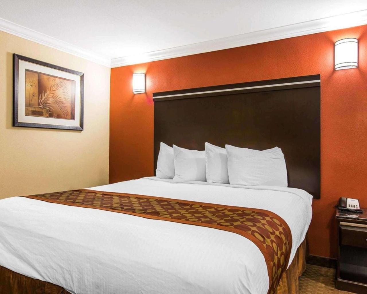 Rodeway Inn & Suites Corona Eksteriør billede